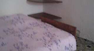 Гостиница Guest House Beregovoy Алушта Бюджетный двухместный номер с 2 отдельными кроватями-4